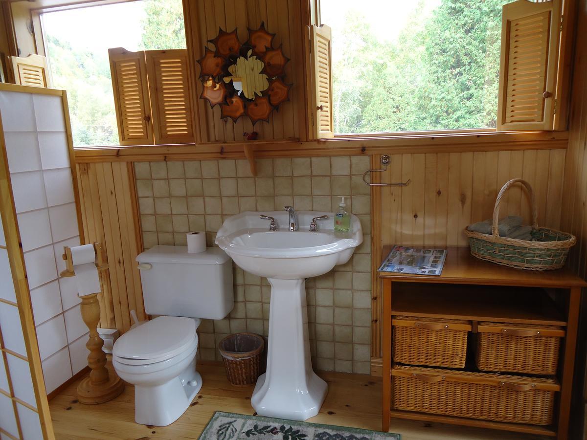 Chalet Saint-Thomas LʼAnse-Saint-Jean エクステリア 写真